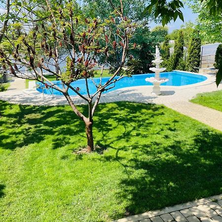 Therme - Corbeanca By The Lake Luxury Villa Bagian luar foto