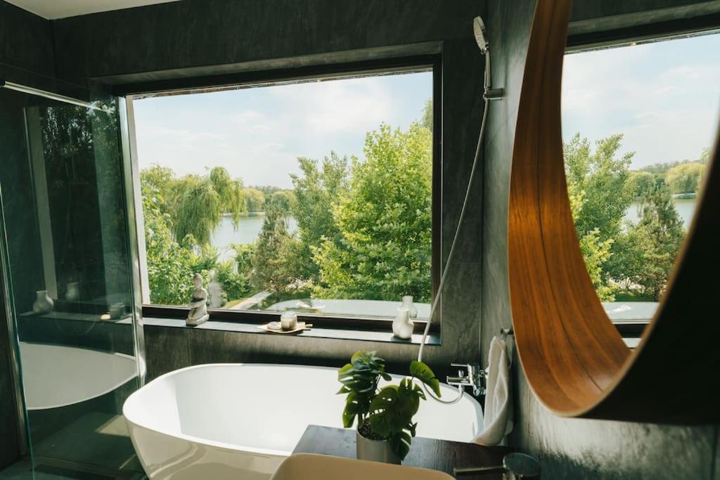 Therme - Corbeanca By The Lake Luxury Villa Bagian luar foto