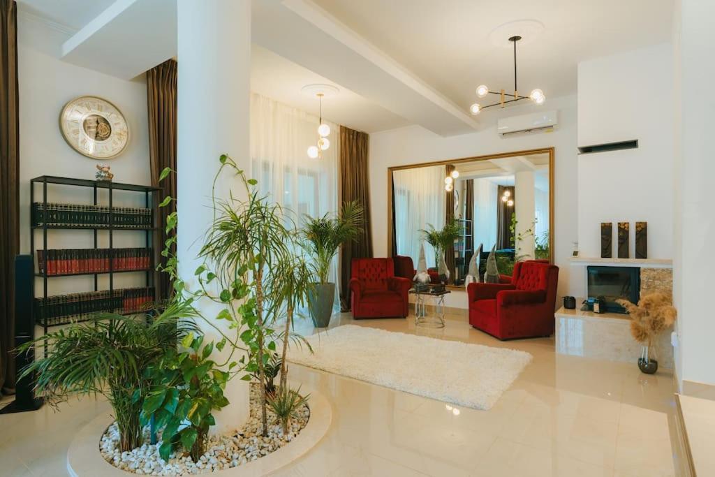 Therme - Corbeanca By The Lake Luxury Villa Bagian luar foto