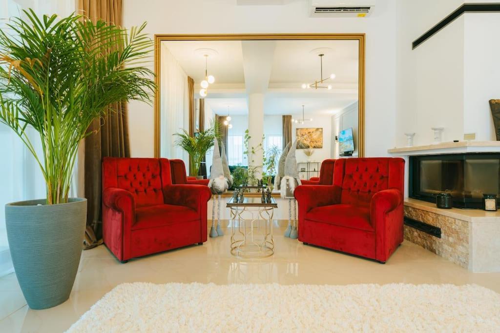 Therme - Corbeanca By The Lake Luxury Villa Bagian luar foto