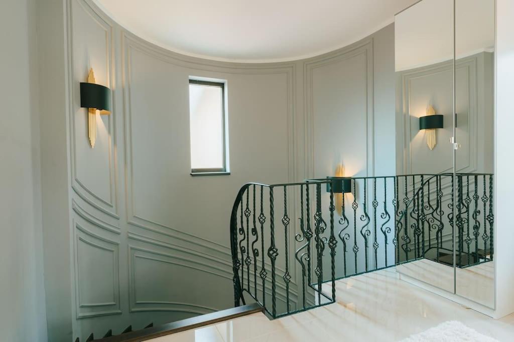 Therme - Corbeanca By The Lake Luxury Villa Bagian luar foto