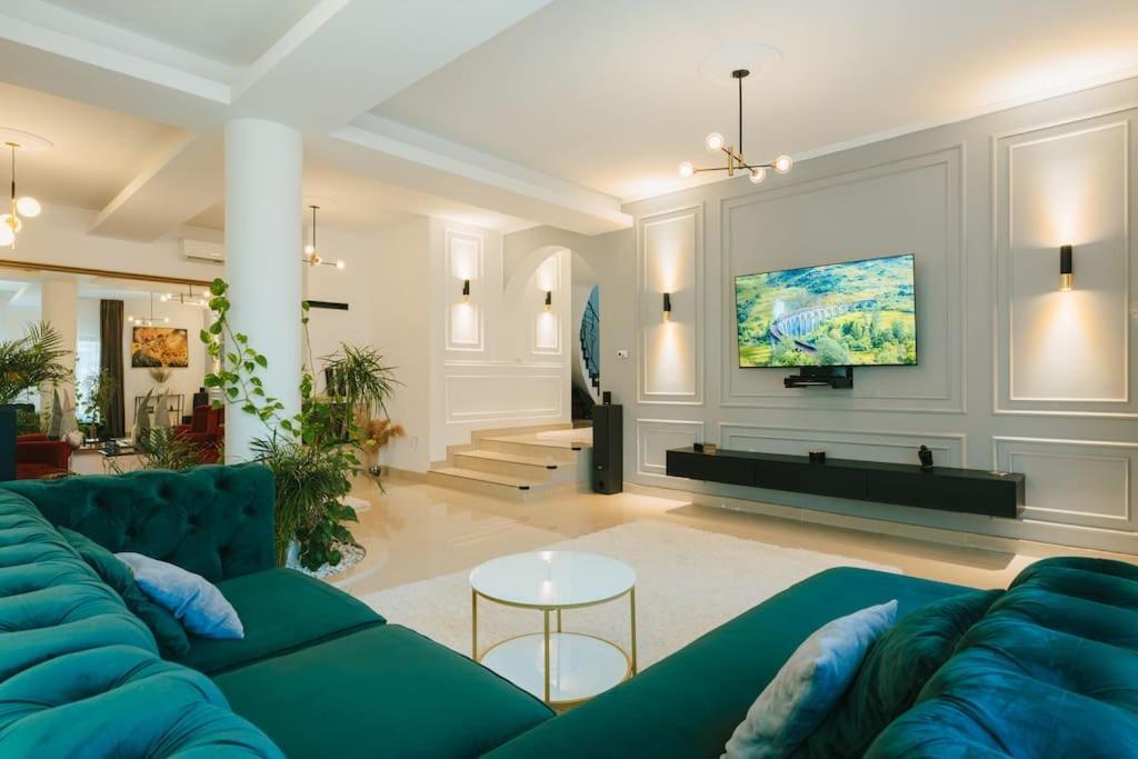 Therme - Corbeanca By The Lake Luxury Villa Bagian luar foto