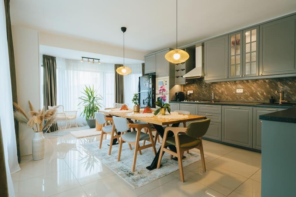 Therme - Corbeanca By The Lake Luxury Villa Bagian luar foto