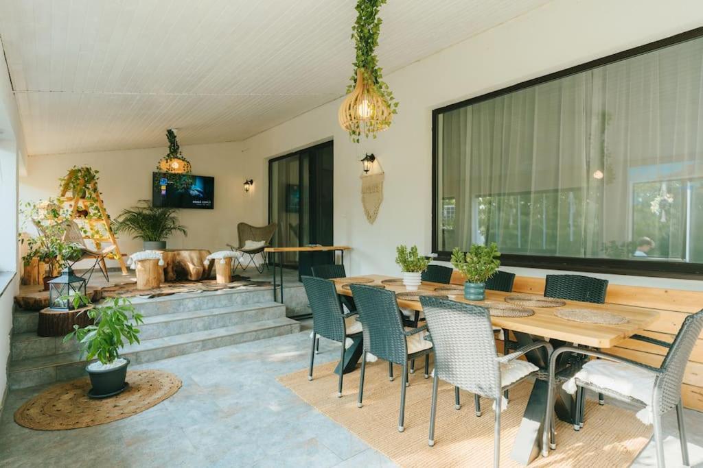 Therme - Corbeanca By The Lake Luxury Villa Bagian luar foto