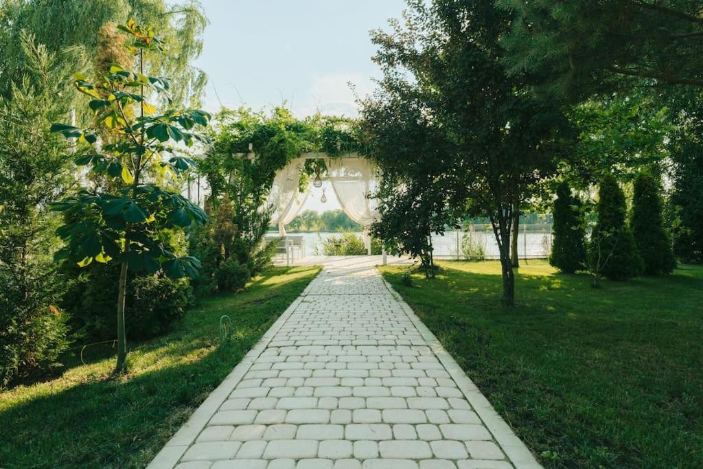 Therme - Corbeanca By The Lake Luxury Villa Bagian luar foto