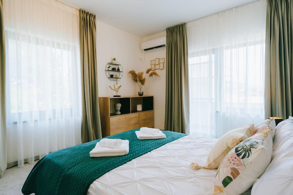 Therme - Corbeanca By The Lake Luxury Villa Bagian luar foto