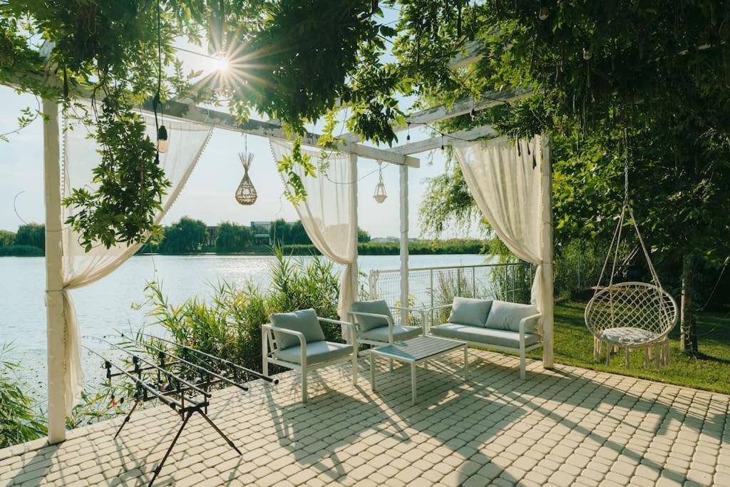 Therme - Corbeanca By The Lake Luxury Villa Bagian luar foto