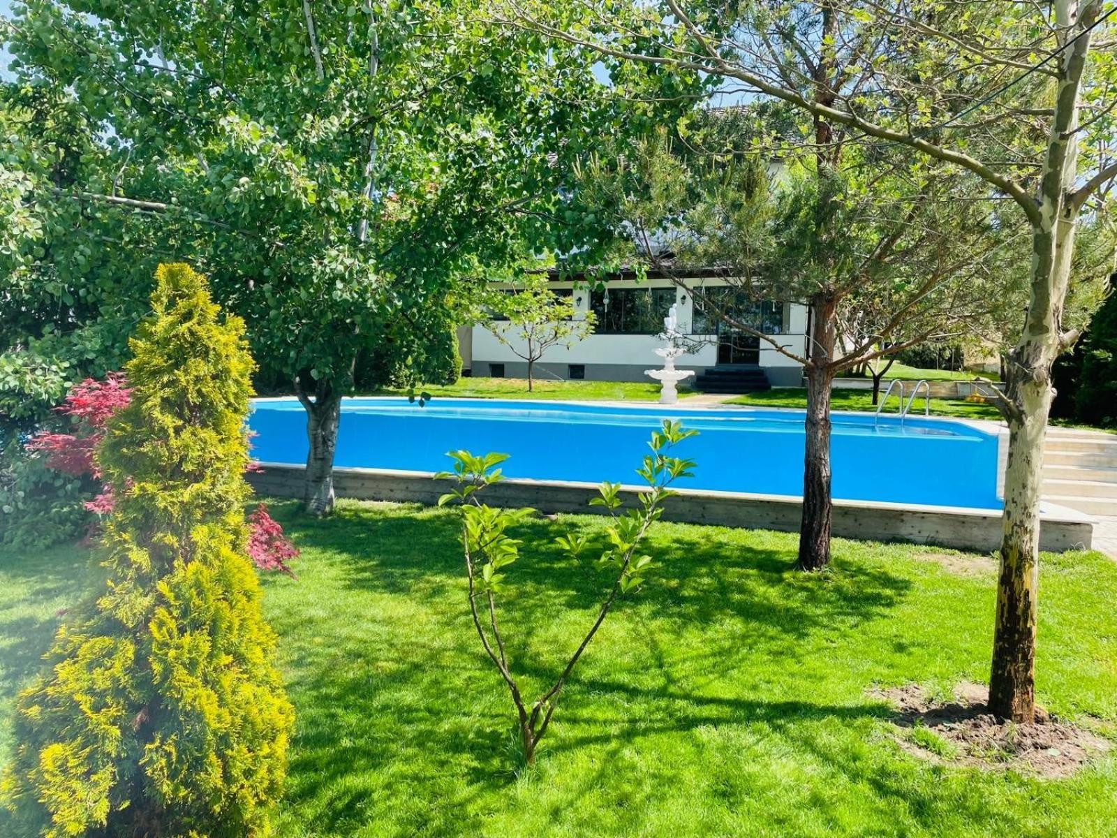 Therme - Corbeanca By The Lake Luxury Villa Bagian luar foto